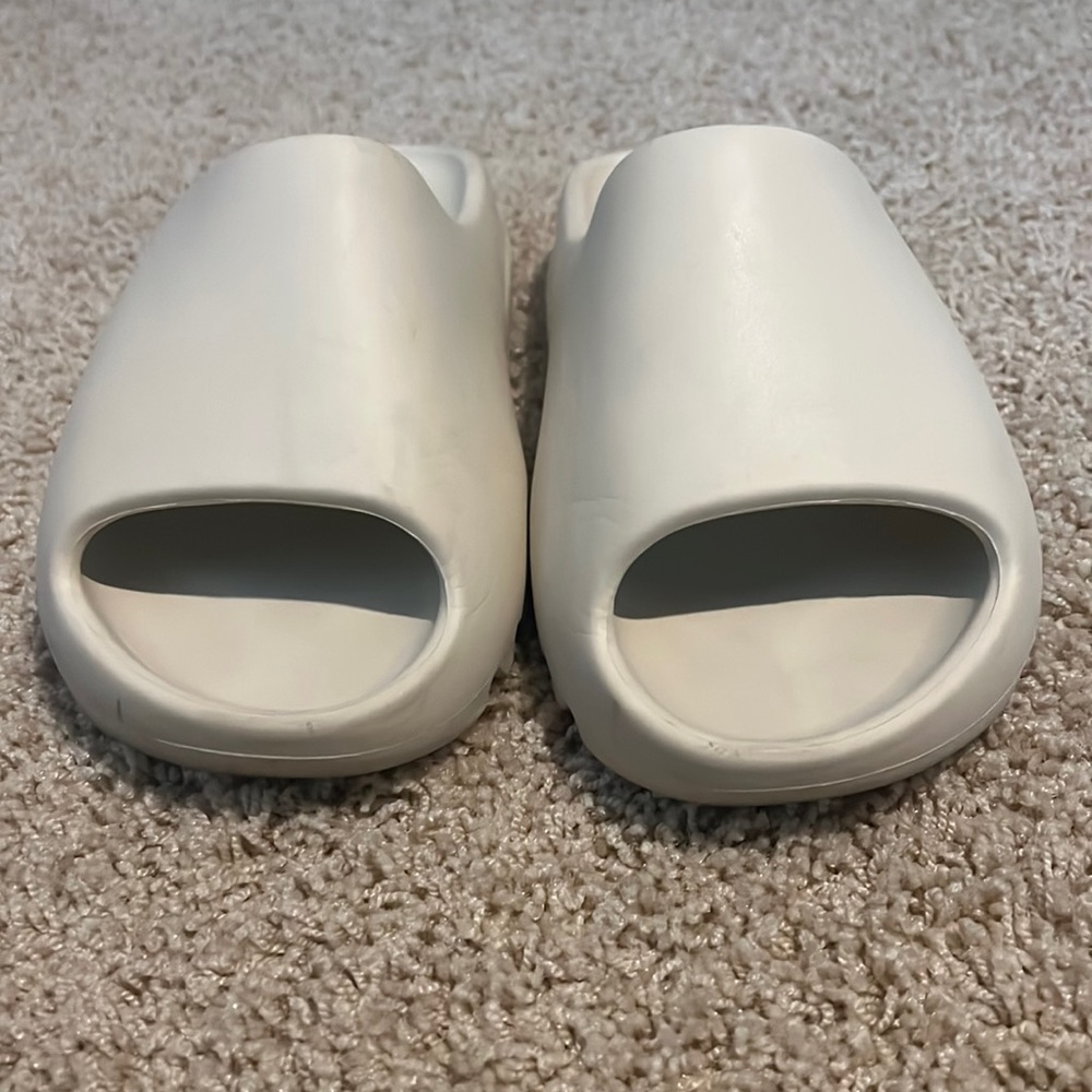 Tan yeezy slides